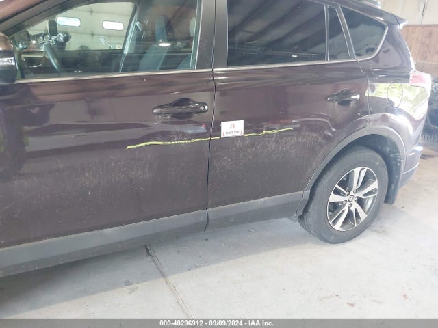 Toyota Rav4 Xle 2018 2T3RFREV2JW781227 Image 6