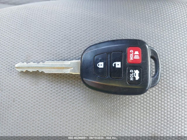 Toyota COROLLA LE 2014 5YFBURHE6EP135241 Image 11