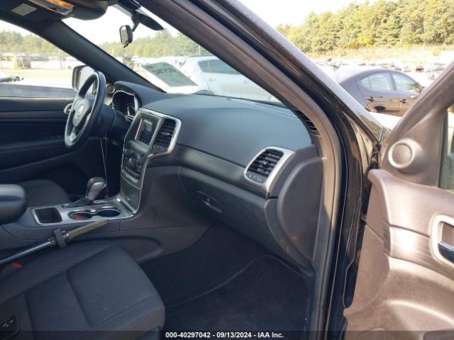 1C4RJFAG4KC635453 Jeep Grand Cherokee Laredo E 4x4
