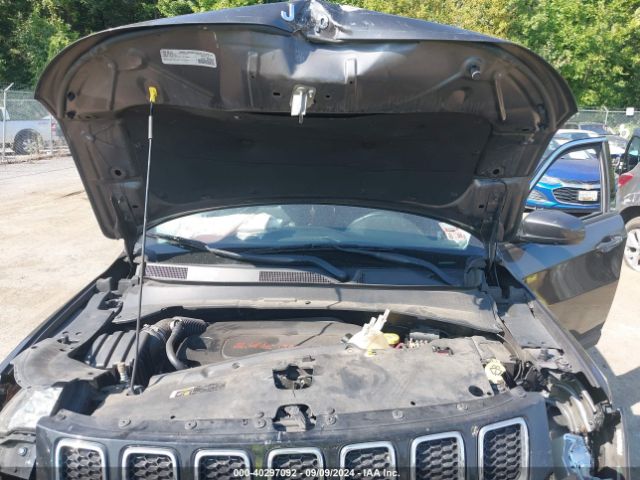 3C4NJCBBXJT136952 Jeep Compass Latitude Fwd