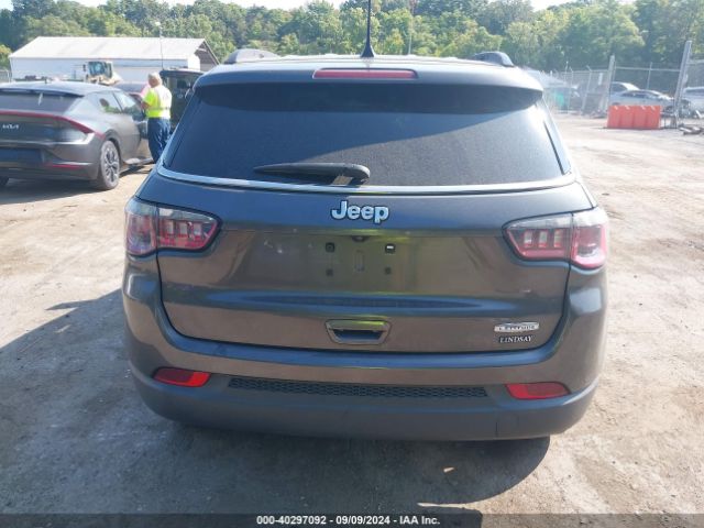3C4NJCBBXJT136952 Jeep Compass Latitude Fwd