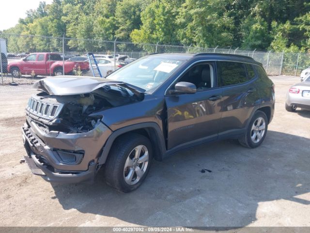 3C4NJCBBXJT136952 Jeep Compass Latitude Fwd