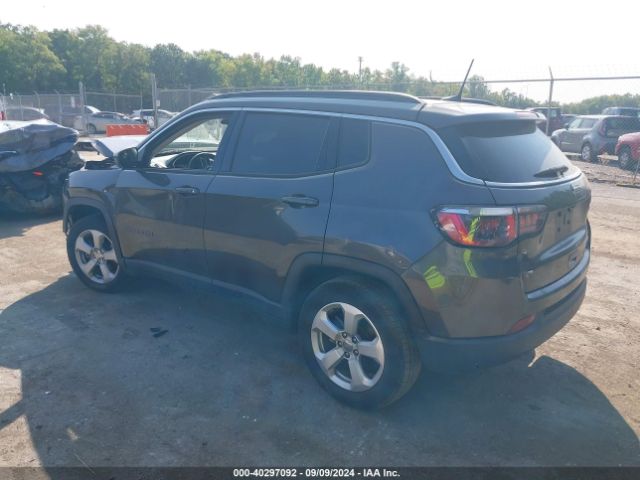 3C4NJCBBXJT136952 Jeep Compass Latitude Fwd