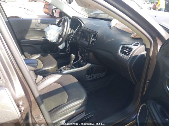 3C4NJCBBXJT136952 Jeep Compass Latitude Fwd