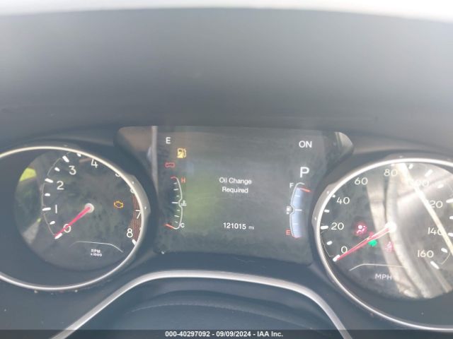 3C4NJCBBXJT136952 Jeep Compass Latitude Fwd