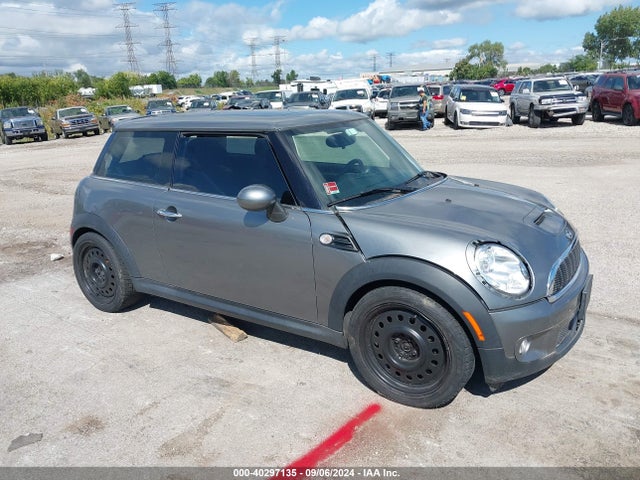 2007 MINI COOPER S WMWMF73537TL86628 Photo 0