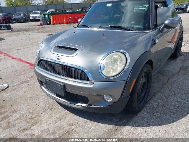 2007 MINI COOPER S WMWMF73537TL86628 Photo 5