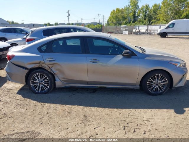 3KPF54AD8NE424514 KIA Forte Gt-line