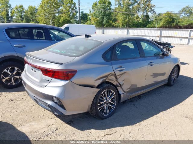 3KPF54AD8NE424514 KIA Forte Gt-line