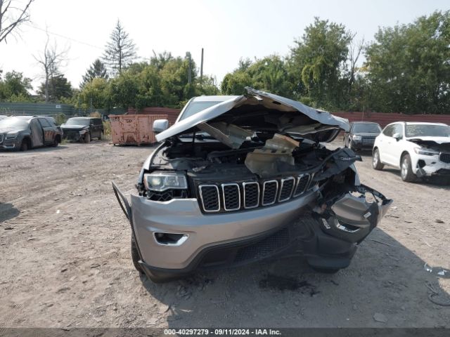 1C4RJEAG1JC132312 Jeep Grand Cherokee Laredo 4x2