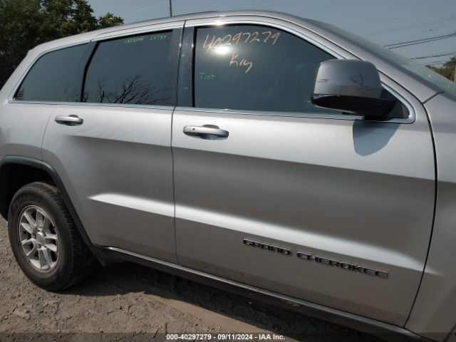 1C4RJEAG1JC132312 Jeep Grand Cherokee Laredo 4x2
