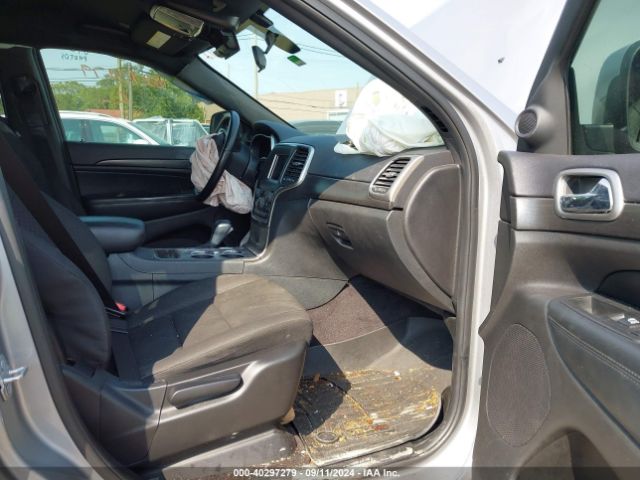 1C4RJEAG1JC132312 Jeep Grand Cherokee Laredo 4x2
