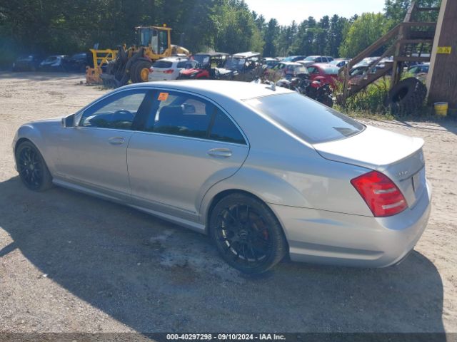 2010 MERCEDES-BENZ S 550 WDDNG8GB5AA327809 Photo 2