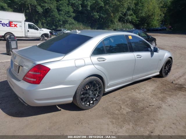 2010 MERCEDES-BENZ S 550 WDDNG8GB5AA327809 Photo 3