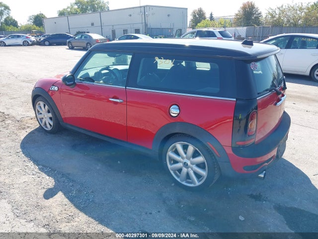2008 MINI COOPER S CLUBMAN WMWMM33588TP89133 Photo 2