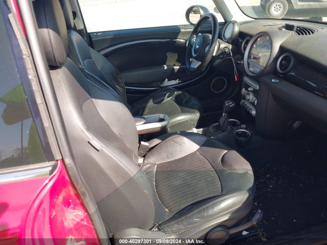 2008 MINI COOPER S CLUBMAN WMWMM33588TP89133 Photo 4