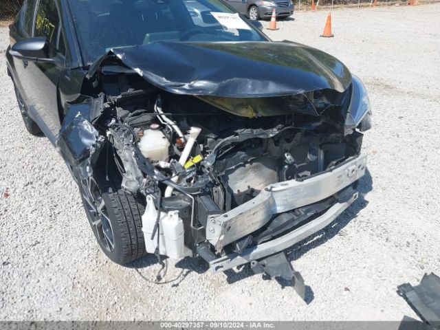 JTNKHMBX7K1032780 Toyota C-HR XLE