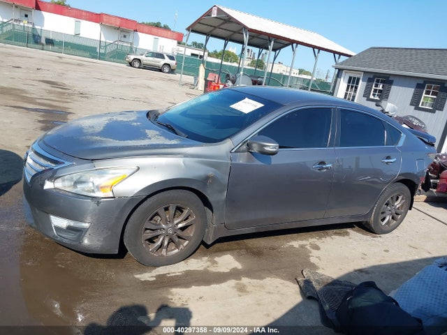 Nissan Altima 2.5 S 2015 1N4AL3AP2FC584391 Image 15