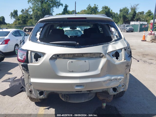 Chevrolet Traverse 1lt 2015 1GNKRGKD7FJ153945 Image 17