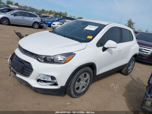 KL7CJKSB2JB501947 Chevrolet TRAX LS