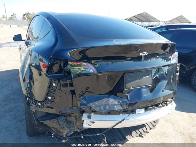 2024 TESLA MODEL Y 7SAYGDED9RF098321 Photo 5
