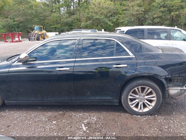 Chrysler 300C 2017 2C3CCAEG2HH566494 Image 13