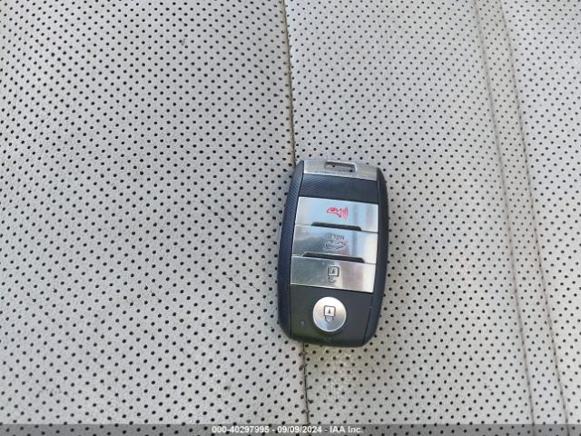 5XYPKDA50GG113235 KIA Sorento 3.3l Sx