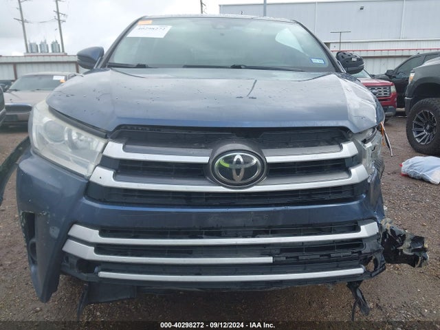 5TDZARFH2KS052266 Toyota Highlander Le