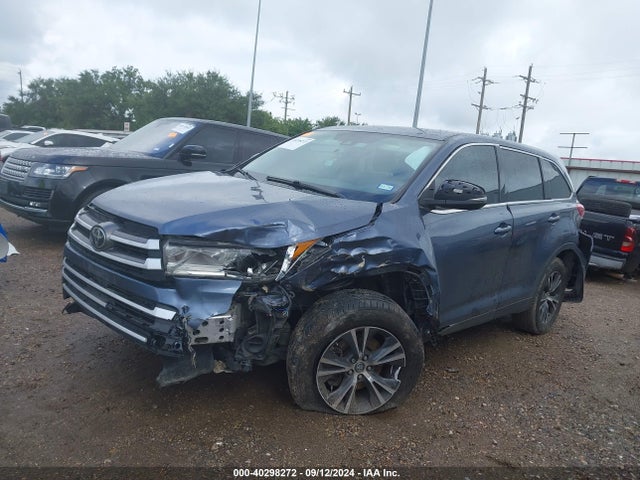 5TDZARFH2KS052266 Toyota Highlander Le