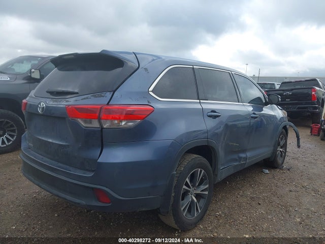 5TDZARFH2KS052266 Toyota Highlander Le