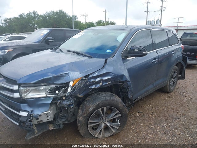 5TDZARFH2KS052266 Toyota Highlander Le