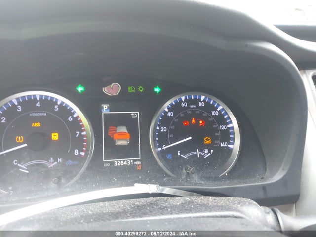 5TDZARFH2KS052266 Toyota Highlander Le