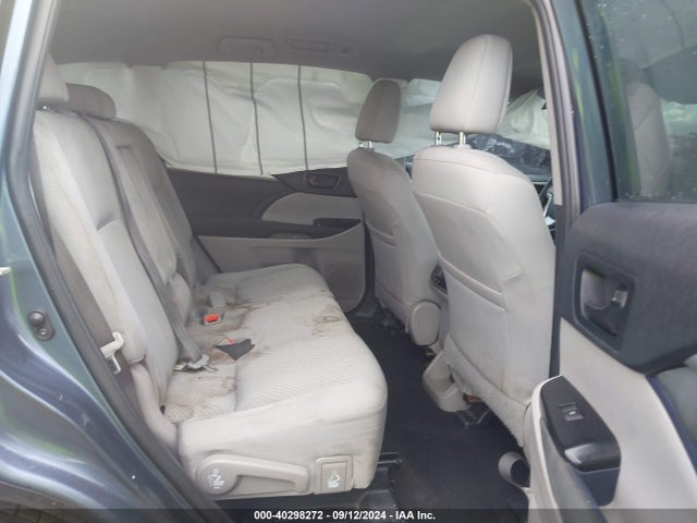 5TDZARFH2KS052266 Toyota Highlander Le