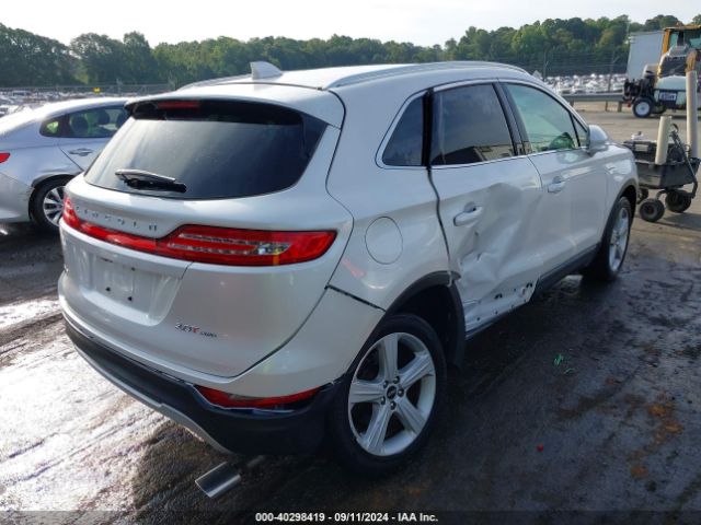 5LMCJ1D92JUL13627 Lincoln Mkc Premiere