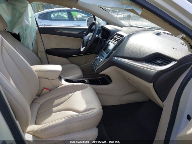 5LMCJ1D92JUL13627 Lincoln Mkc Premiere