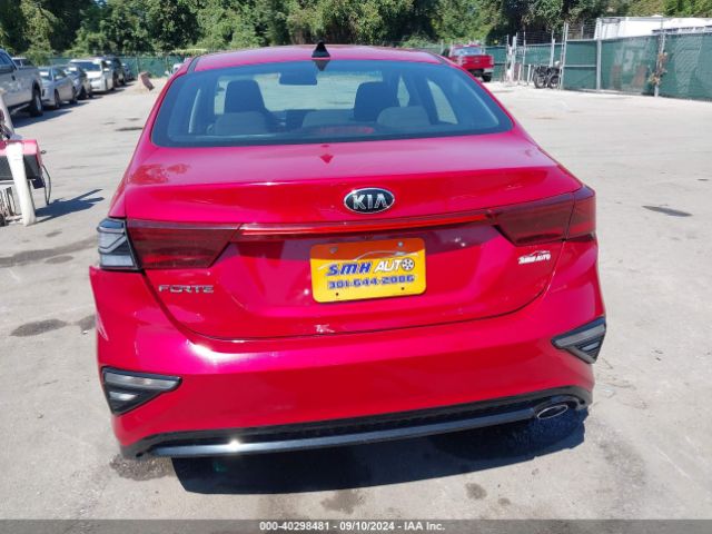 3KPF24AD4ME353027 KIA Forte Lxs