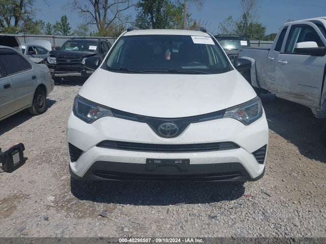 Toyota RAV4 LE 2018 JTMBFREV4JJ220981 Image 12
