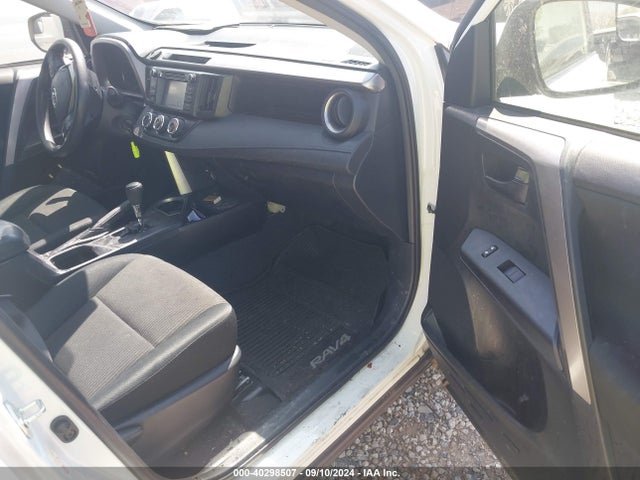 Toyota RAV4 LE 2018 JTMBFREV4JJ220981 Image 5