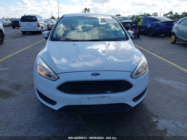 Ford FOCUS SE 2018 1FADP3K25JL297429 Image 12