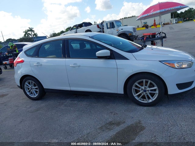 Ford FOCUS SE 2018 1FADP3K25JL297429 Image 13