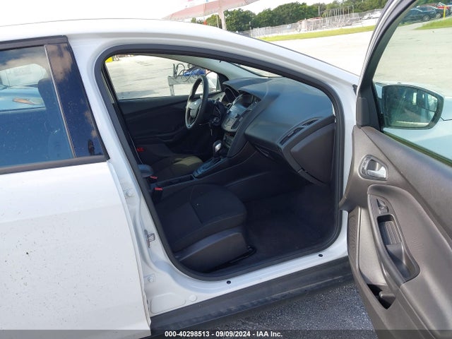 Ford FOCUS SE 2018 1FADP3K25JL297429 Image 5