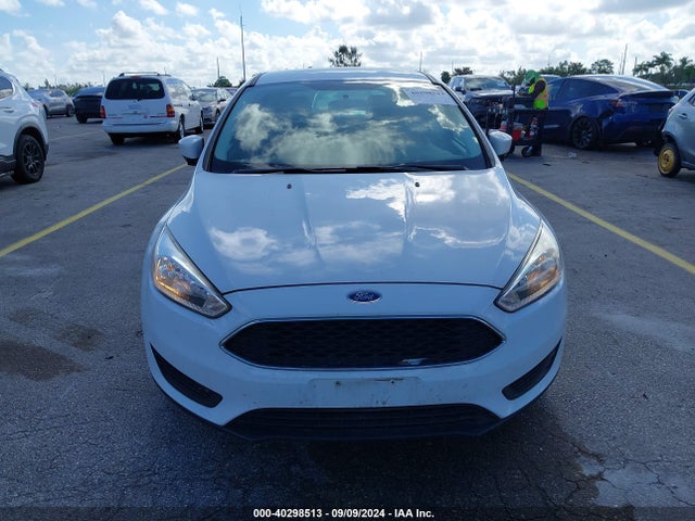 Ford FOCUS SE 2018 1FADP3K25JL297429 Image 6