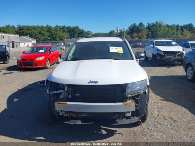 1C4NJDBB3GD521712 Jeep Compass Sport