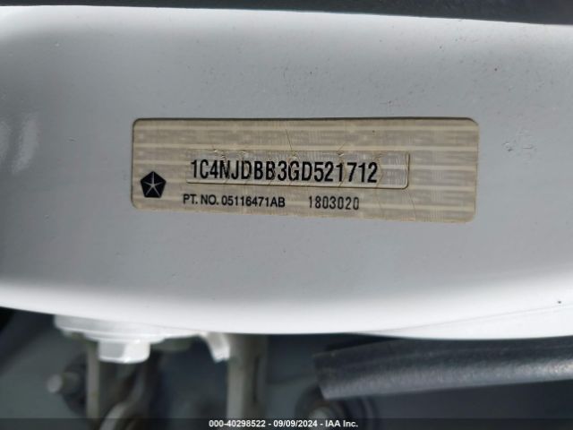 1C4NJDBB3GD521712 Jeep Compass Sport
