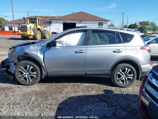 Toyota RAV4 LE 2017 2T3BFREV5HW582684 Image 14