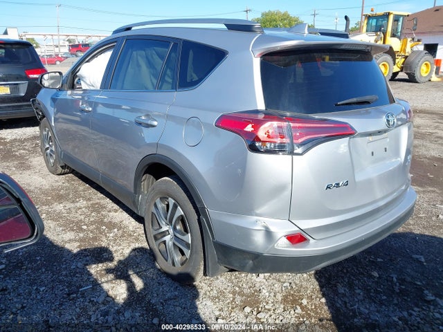 Toyota RAV4 LE 2017 2T3BFREV5HW582684 Image 3