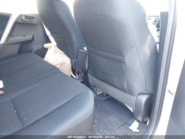 Toyota RAV4 LE 2017 2T3BFREV5HW582684 Image 8