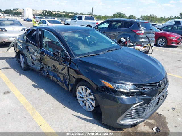 Toyota CAMRY LE 2022 4T1C11AK9NU050004 Image 1