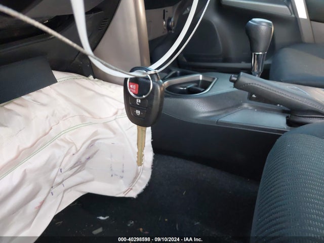 Toyota RAV4 LE 2017 JTMZFREV9HJ702774 Image 11