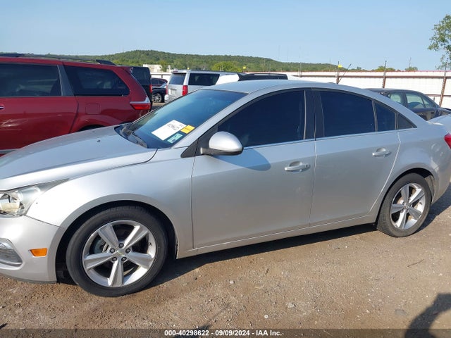 40298622 :رقم المزاد ، 1G1PE5SB7F7157867 vin ، 2015 Chevrolet Cruze 2lt Auto مزاد بيع